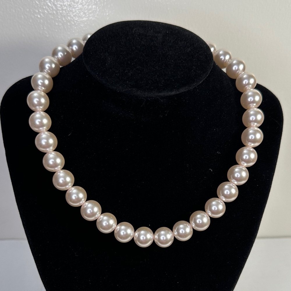 Classic Light Pink Beaded Necklace